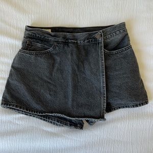 Levi’s Skort size 28!